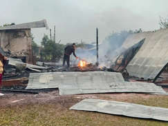 Devastador incendio consumió una vivienda y dejó a una familia con lo puesto en Capitán Miranda