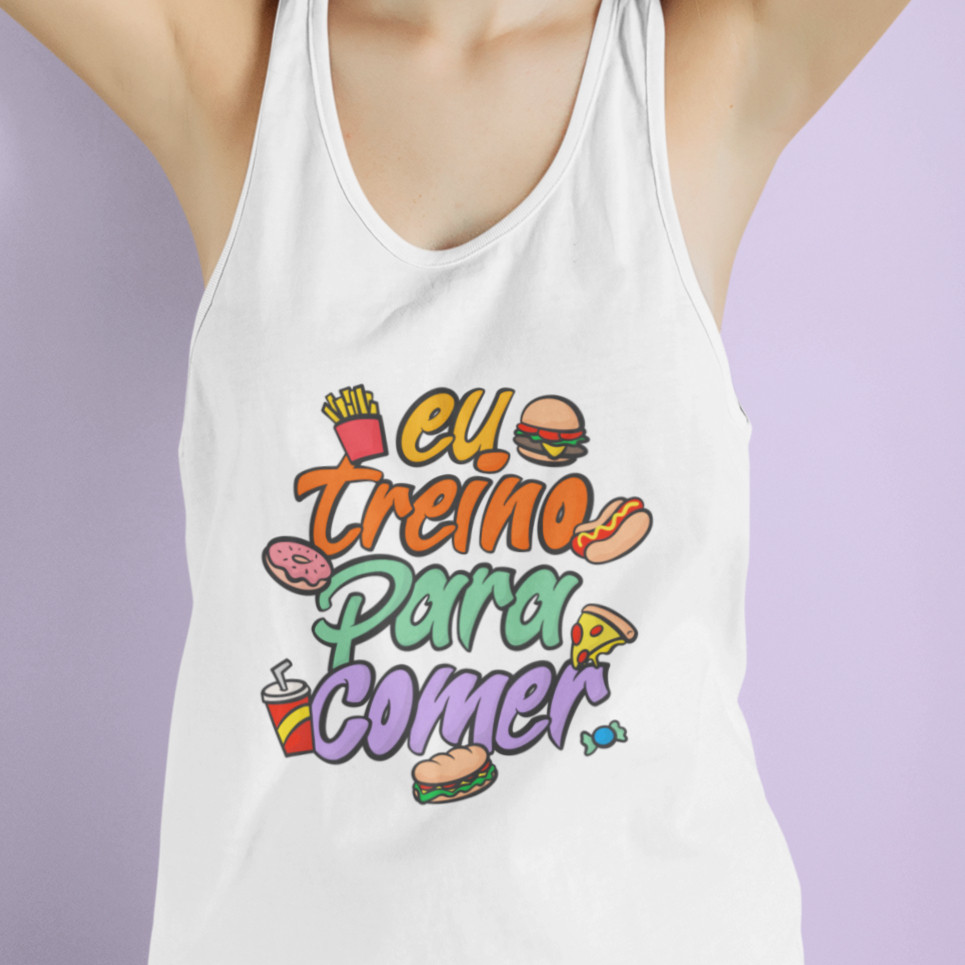 Modelo usando Regata Slim Eu Treino Para Comer Dry Fit Feminina