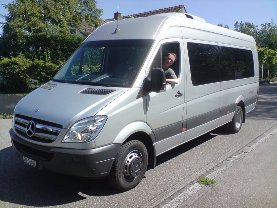 Fahrzeug Sprinter der Fahrschule Zürich der Ausbildung für Wohnmobil und Sanität