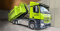 Lastwagen der Firma Schneider