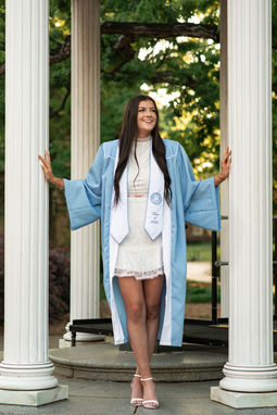 NORTH CAROLINA SENIOR AND GRAD PHOTOGRAPHY; MEBANE NORTH CAROLINA PHOTOGRAPHER; COURTNEY DENTON PHOTOGRAPHY