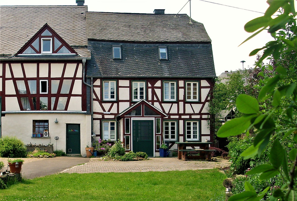 300 Jahre altes Fachwerk-Bauernhaus im Hunsrück