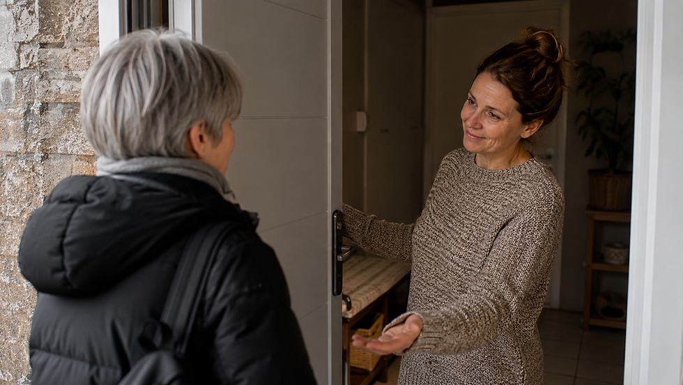 Persona fent el primer pas per demanar ajuda en un espai comunitari confidencial de Projecte Vida a Andorra.