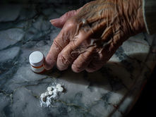 Addiccions i envelliment: riscos, estigma i detecció