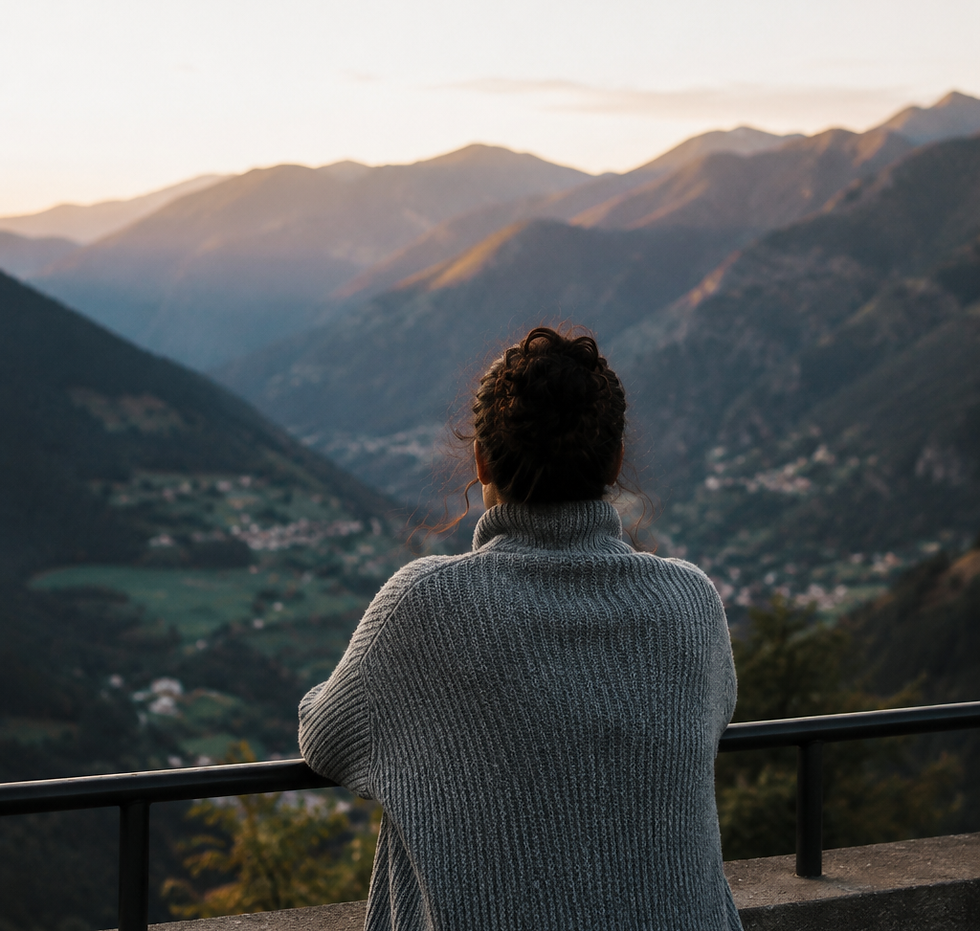 Dona observant una vall d’Andorra en un article sobre trauma, violència i addiccions