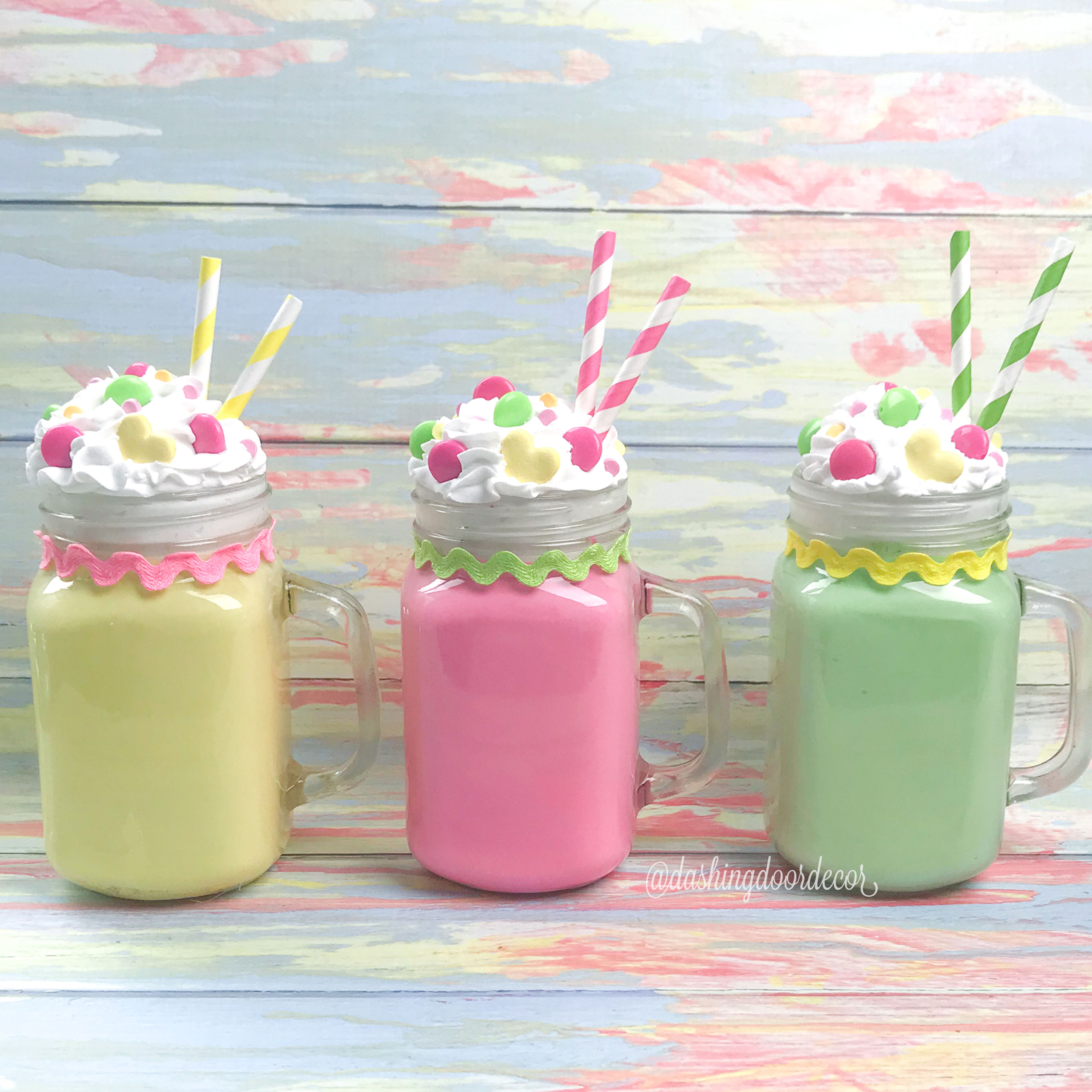 Fake Milkshake Display (pineapple, strawberry, mint)