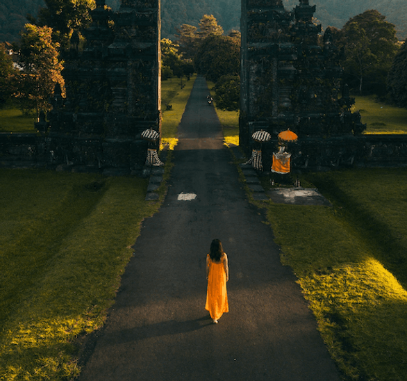 Atoreia hotel template - walking temple 