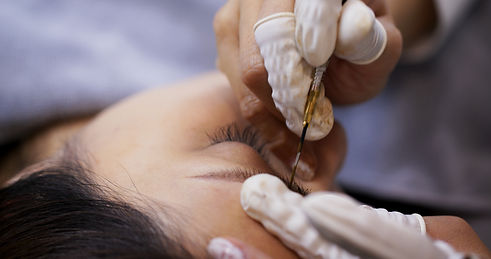 beautician-specialist-of-permanent-makeup-making-b-2025-03-25-19-18-29-utc.jpg