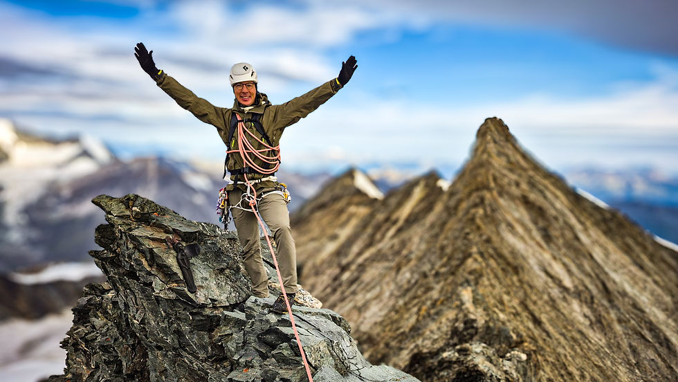 Sommet du Lenzspitze pour Guillaume Maurel, guide de haute montagne
