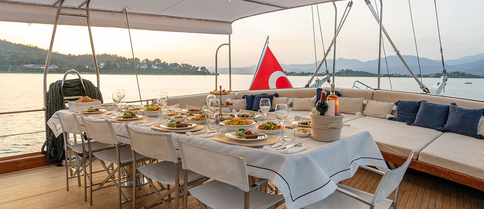 11_Gulet_Happy_ Days.jpg