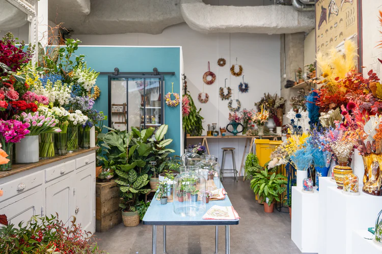 Rendez-vous chez Friche pour des fleurs de saison et made in France