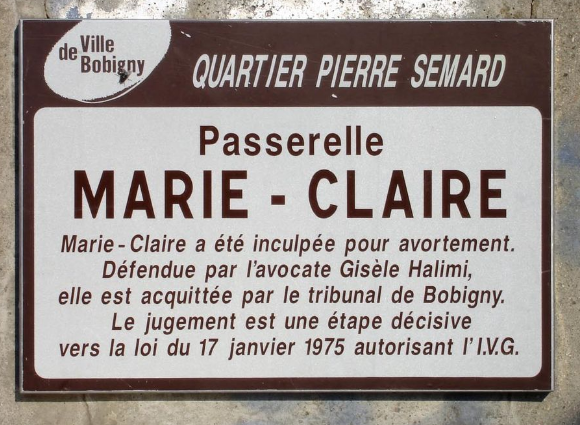 plaque apposée sur la passerelle Marie-Claire à Bobigny