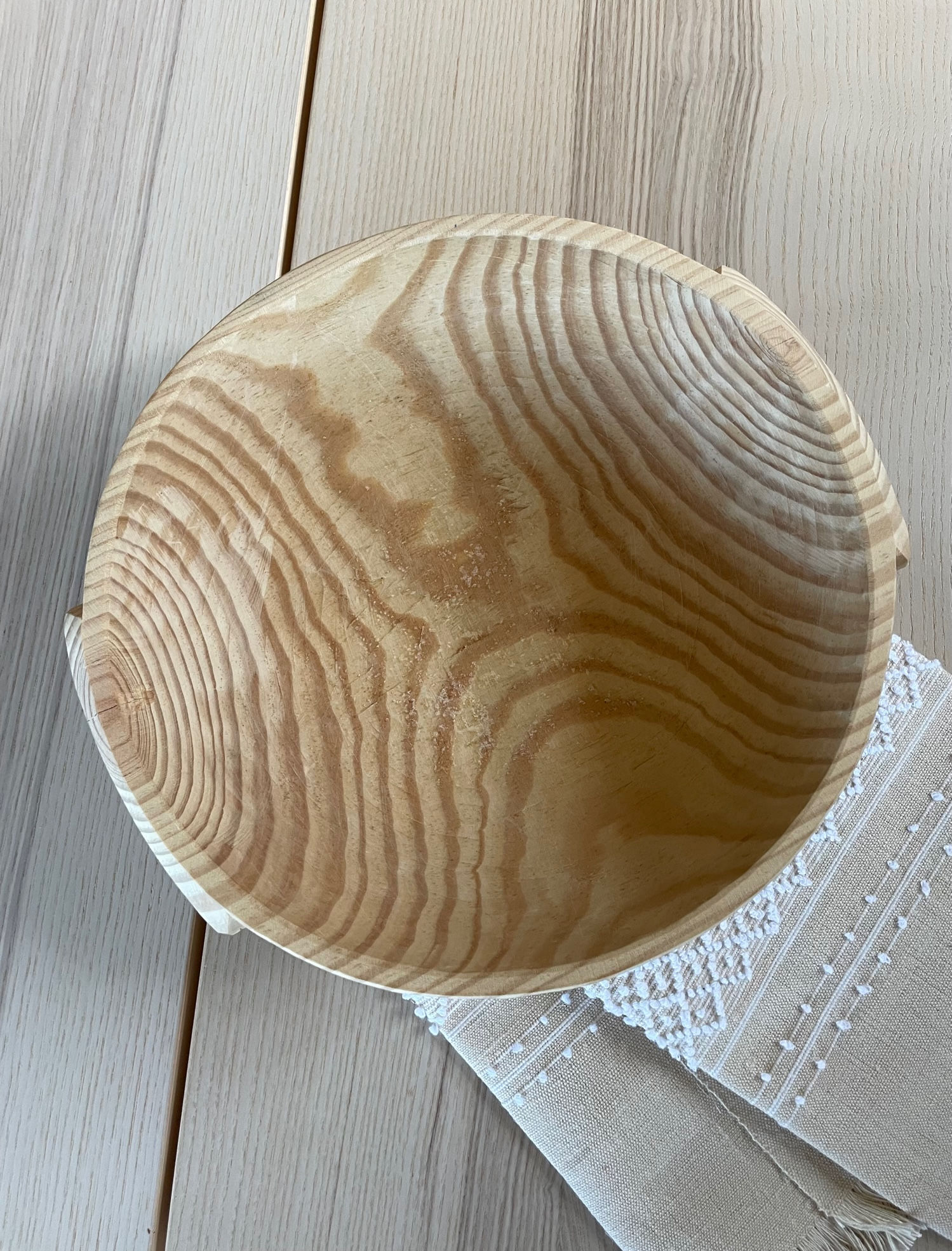 Pine bowl for making "Broa" bread