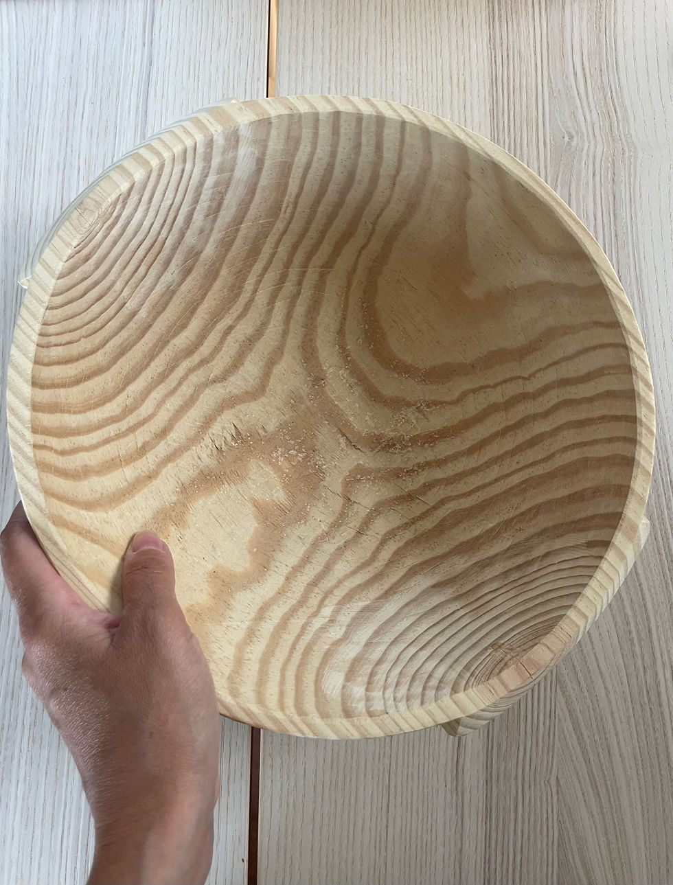 Miniaturbild: Pine bowl for making "Broa" bread
