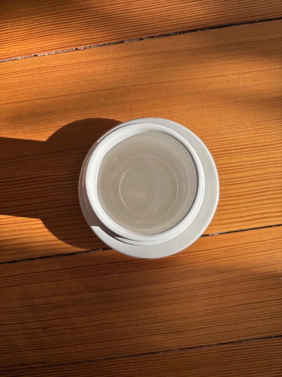 Miniaturbild: Ceramic Cup with A Saucer