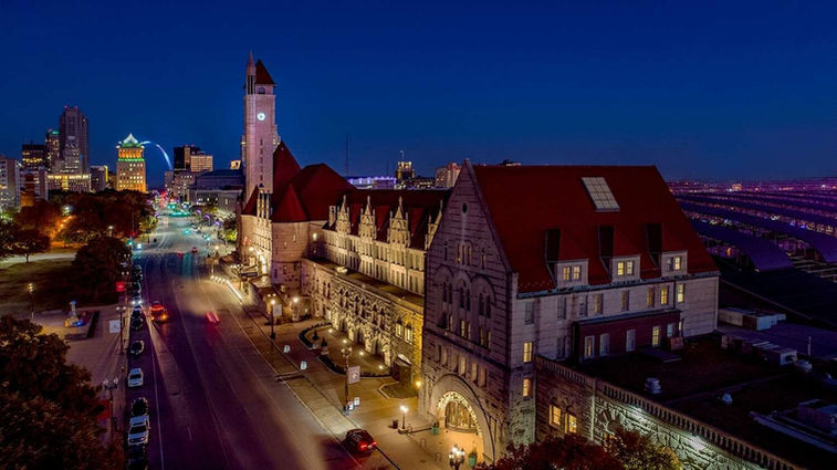 An exterior photo of the St. Louis Union Station Hotel.