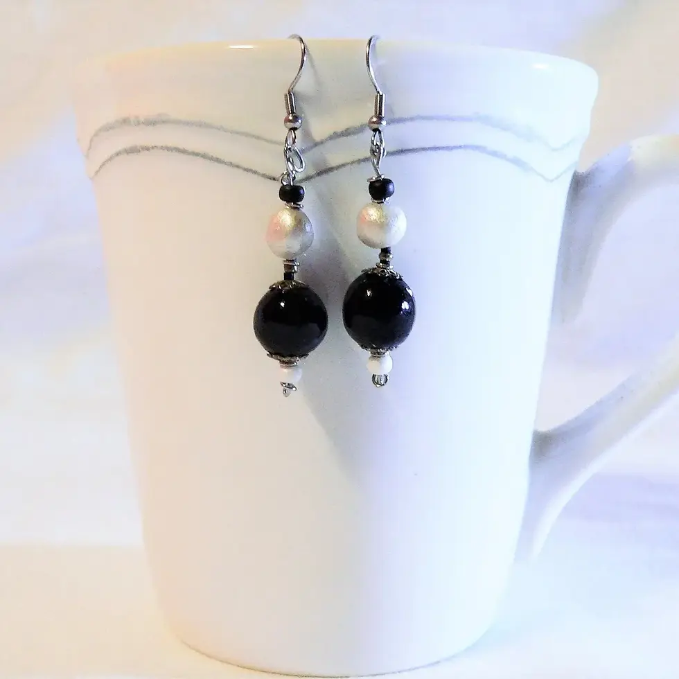 Thumbnail: Women's adornment, necklace, bracelet and earrings, black and white color