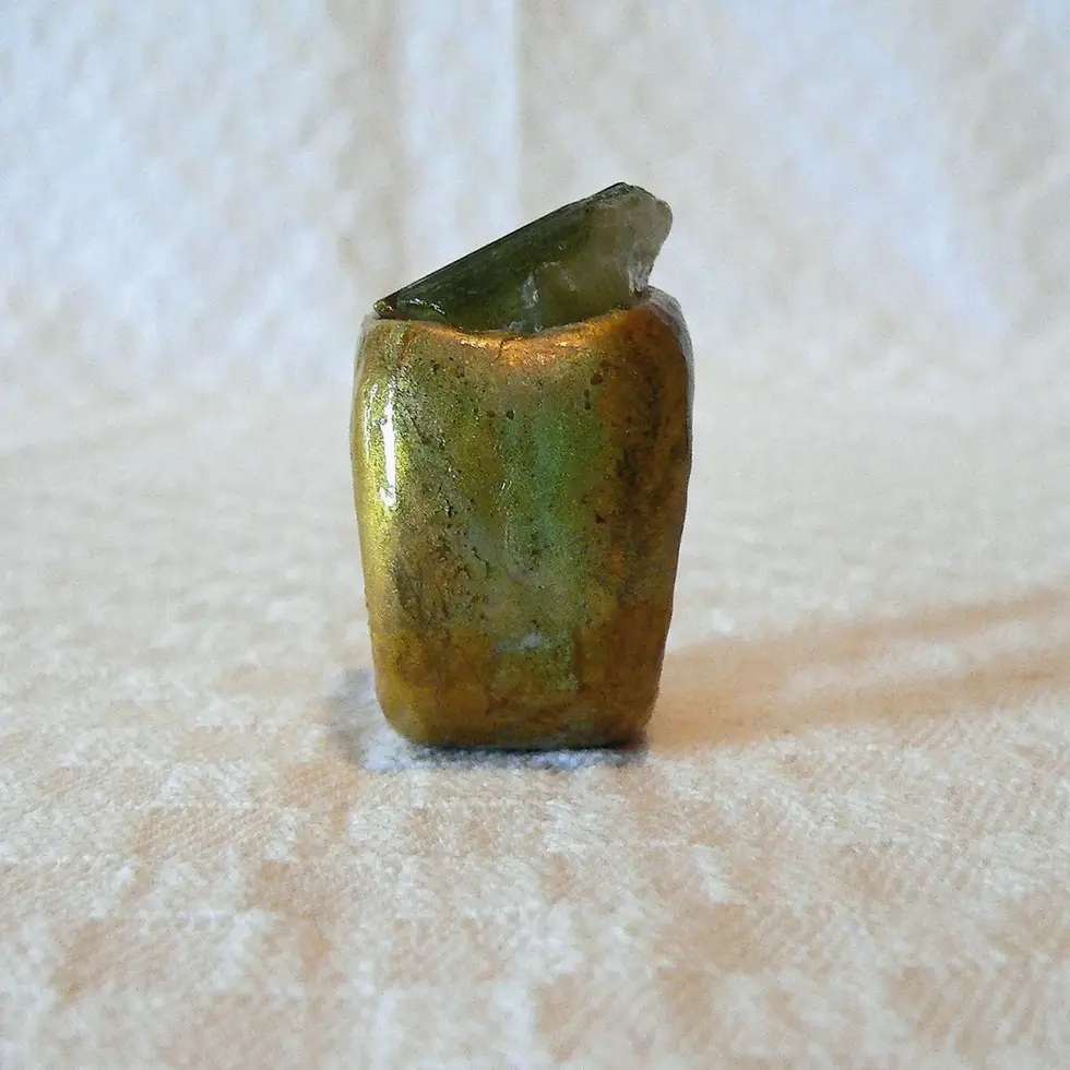 Miniatura: Bague TOTEM, céramique émaillée, tourmaline verte incrustée, taille 70 F ou 13US