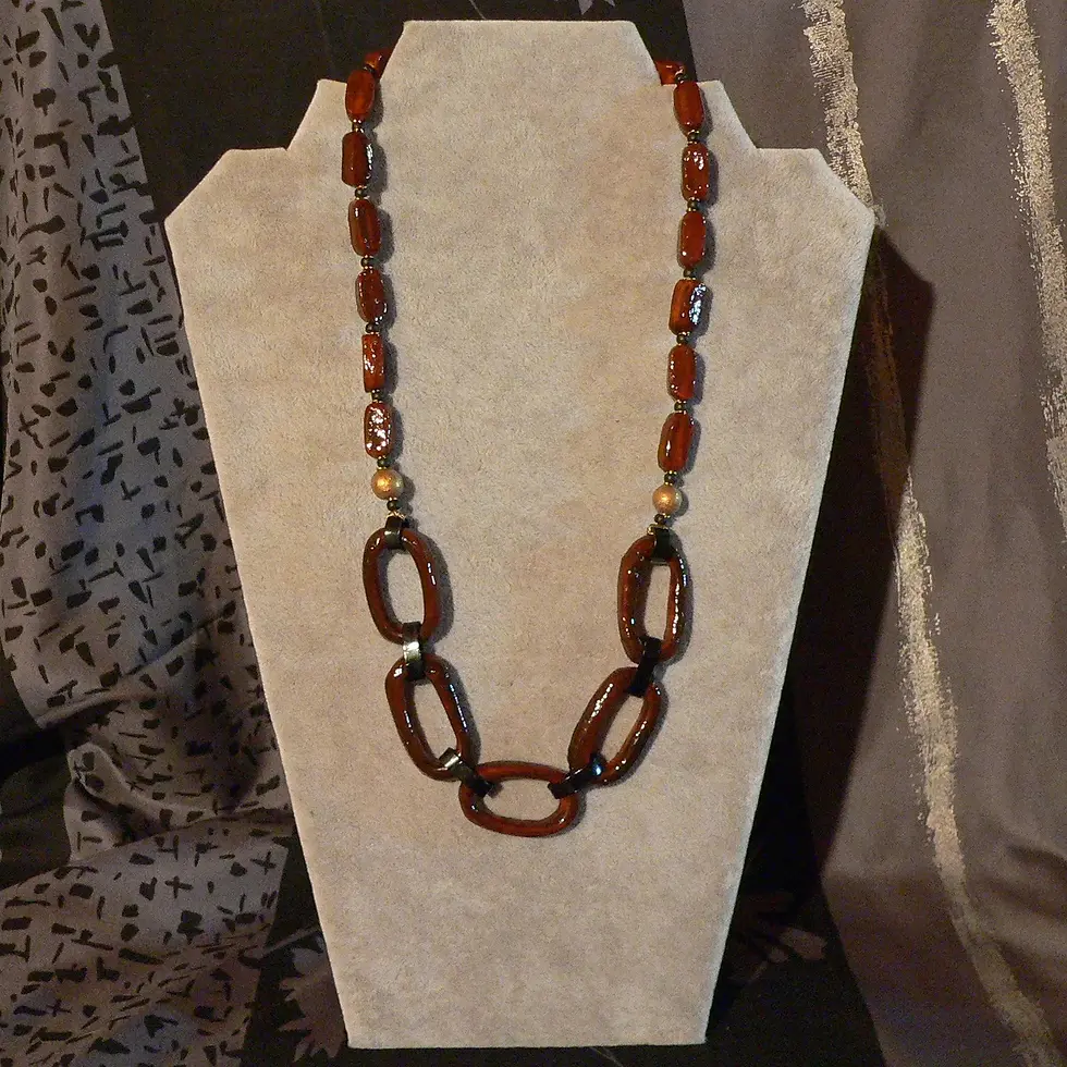 Thumbnail: Women's jewelry: Link necklace and ceramic beads, amber color