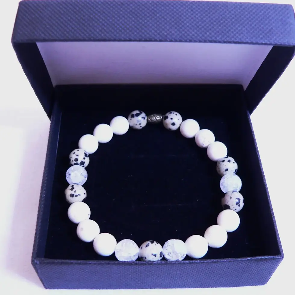 Miniatura: Pulsera de piedras naturales, jaspe dálmata magnesita y cristal de roca