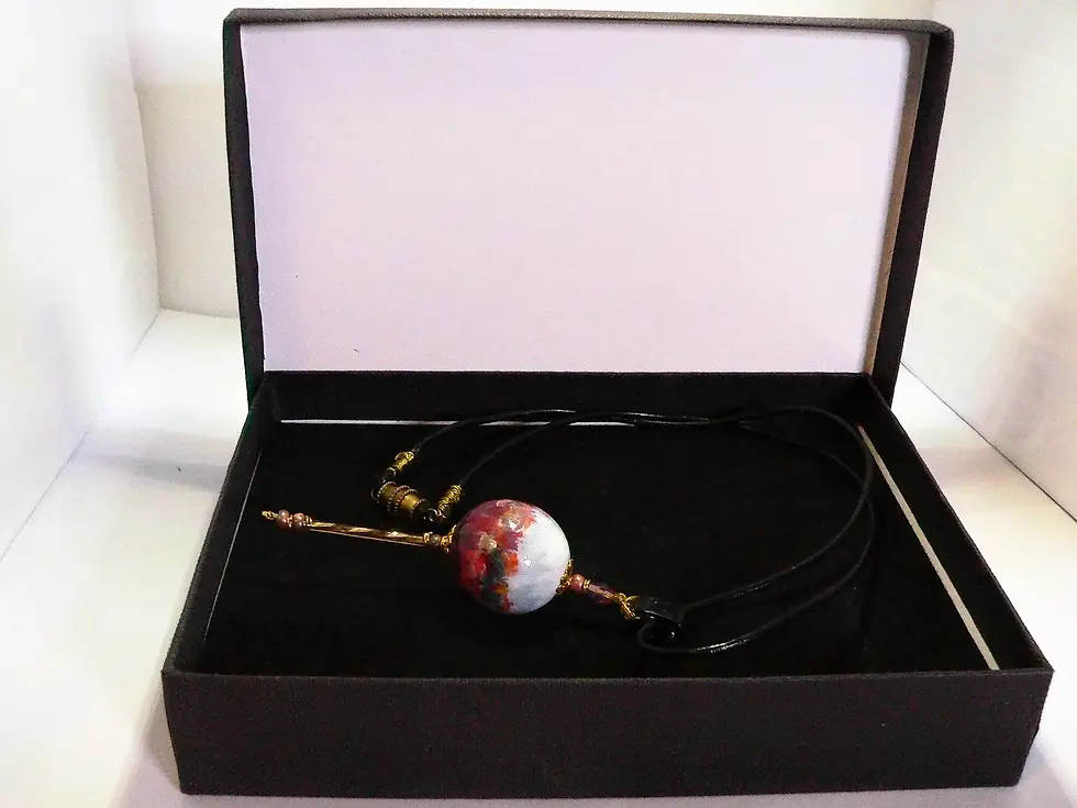 Miniature : Pendentif céramique "Embrasement" sur lacet cuir, peinture personnalisée