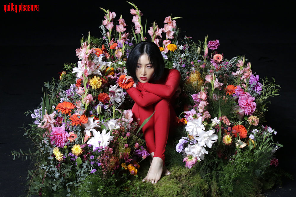 Em Guilty Pleasure, Hwasa não precisa pedir desculpas para ser quem ela é