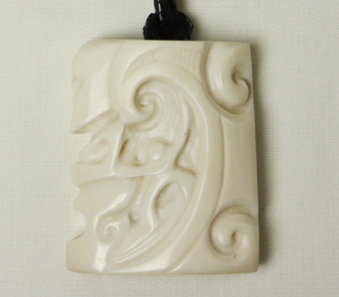 Surfer pendant (Dahui)