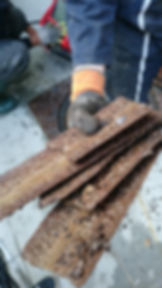 Récupération du calcaire à l'aide de notre camion de débouchage.