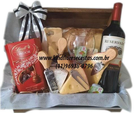 Cestas de Dia dos Namorados no Jardim Aeroporto 11 2361-5884/ (11)96938-0796 WhatsApp