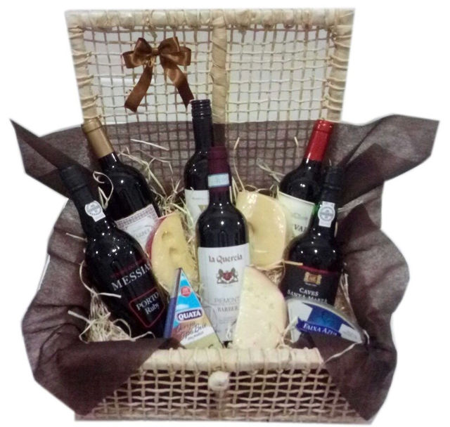 Cestas de Queijos e vinhos no Jardins 11 2361-5884/ (11)96938-0796 WhatsApp 