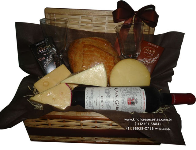 Cestas de Queijos e vinhos no Jardim Iris 11 2361-5884/ (11)96938-0796 WhatsApp