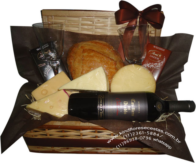 Cesta de Queijos e Vinho Casillero Del Diablo mais Chocolate Lindt-Apreço (11)2361-5884/(11)96938-0