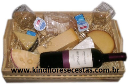 Cestas de Queijos e Vinhos no Jardim das Bandeiras 11 2361-5884/ (11)96938-0796 WhatsApp
