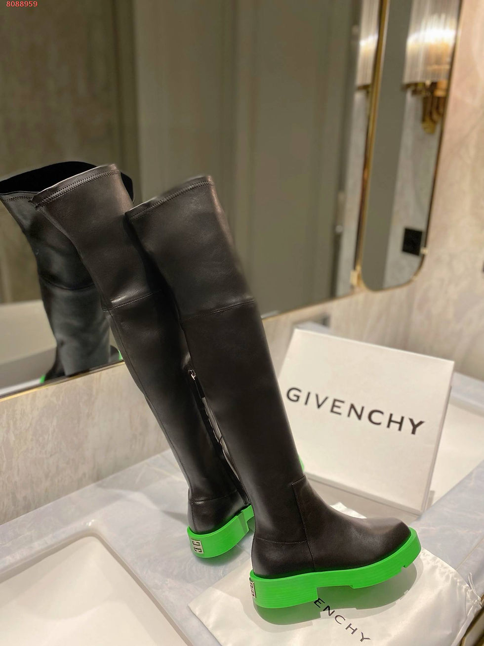 Women’s boots