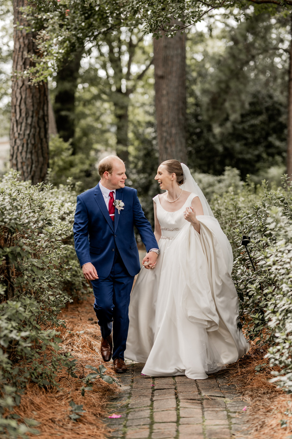 Raleigh NC bride and groom WRAL Gardens