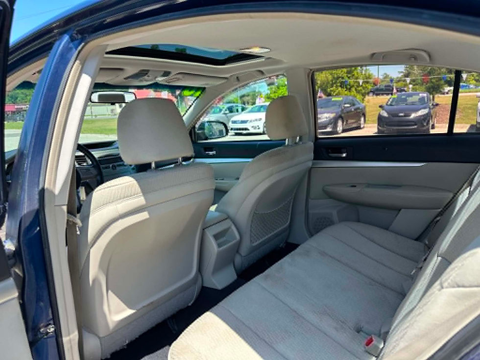 Thumbnail: 2010 Subaru Legacy Premium 2.5i AWD