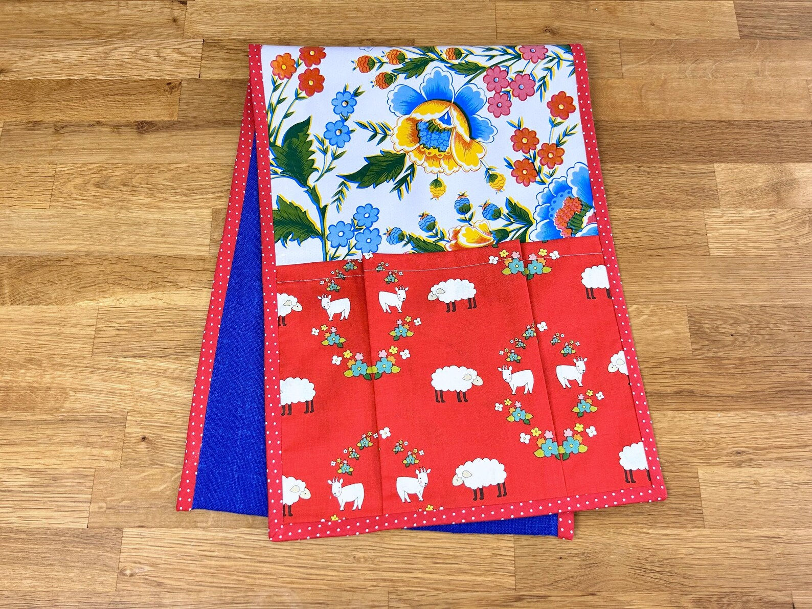 Spinning Lap Cloth - Flowers & Sheep