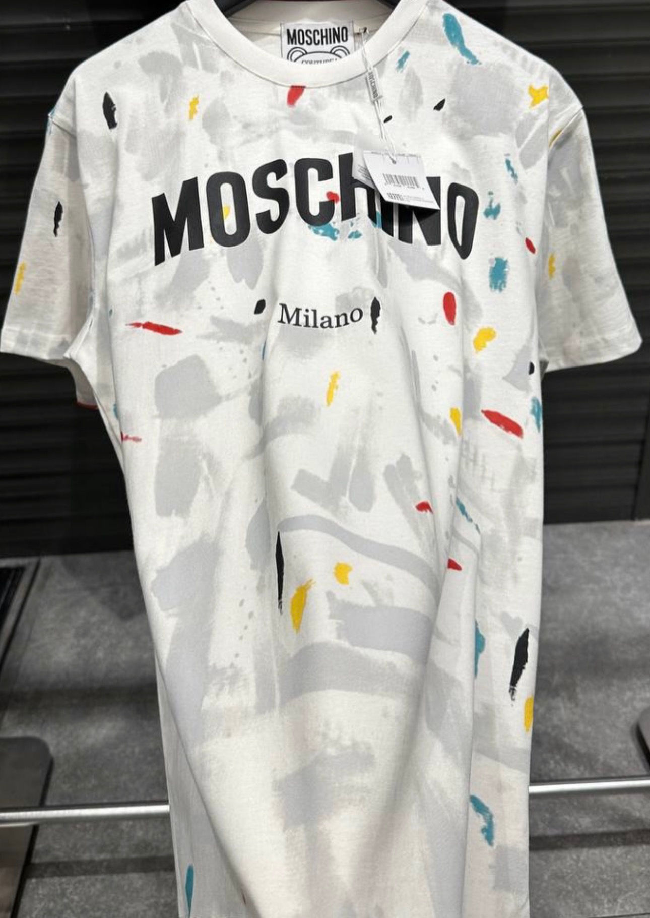 Moshcino Maica