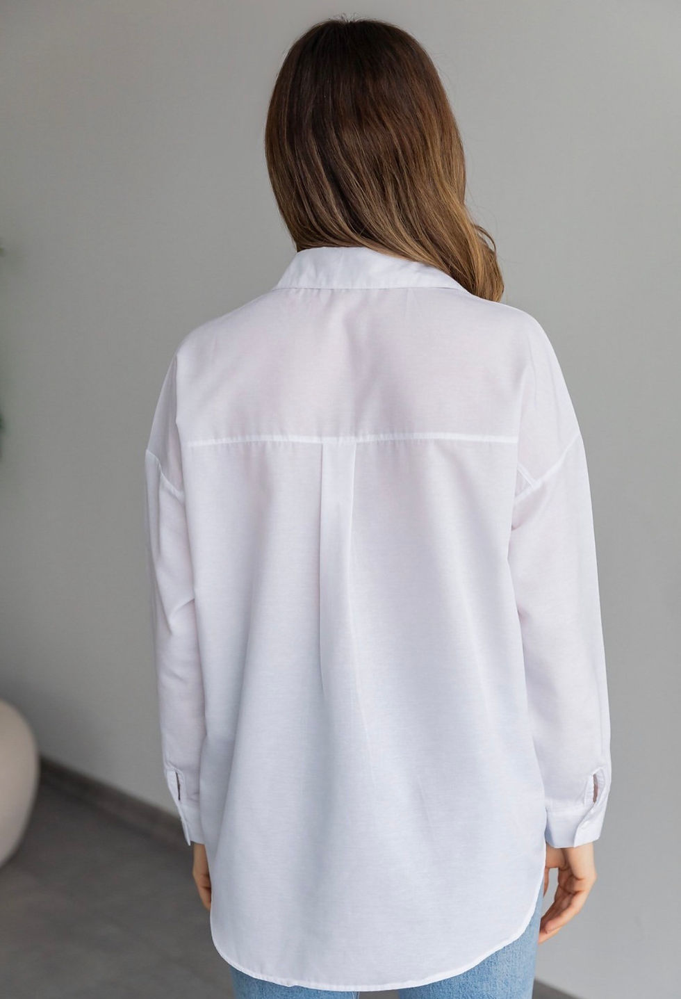 Thumbnail: Fundi white shirt from the back