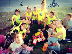 Excelente tarde de juegos y merienda se pasó junto al grupo infantil..