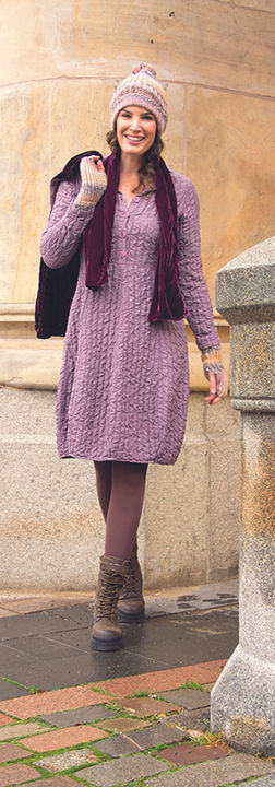 Seidenkleid LUKA
Samtschal
Samtjacke VOSTU