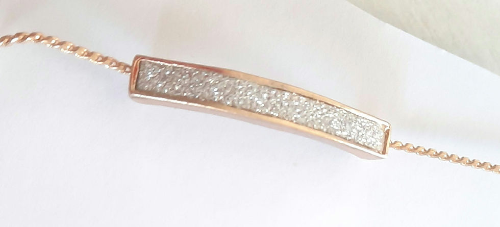 Thumbnail: Bracelet with 9k gold and strass