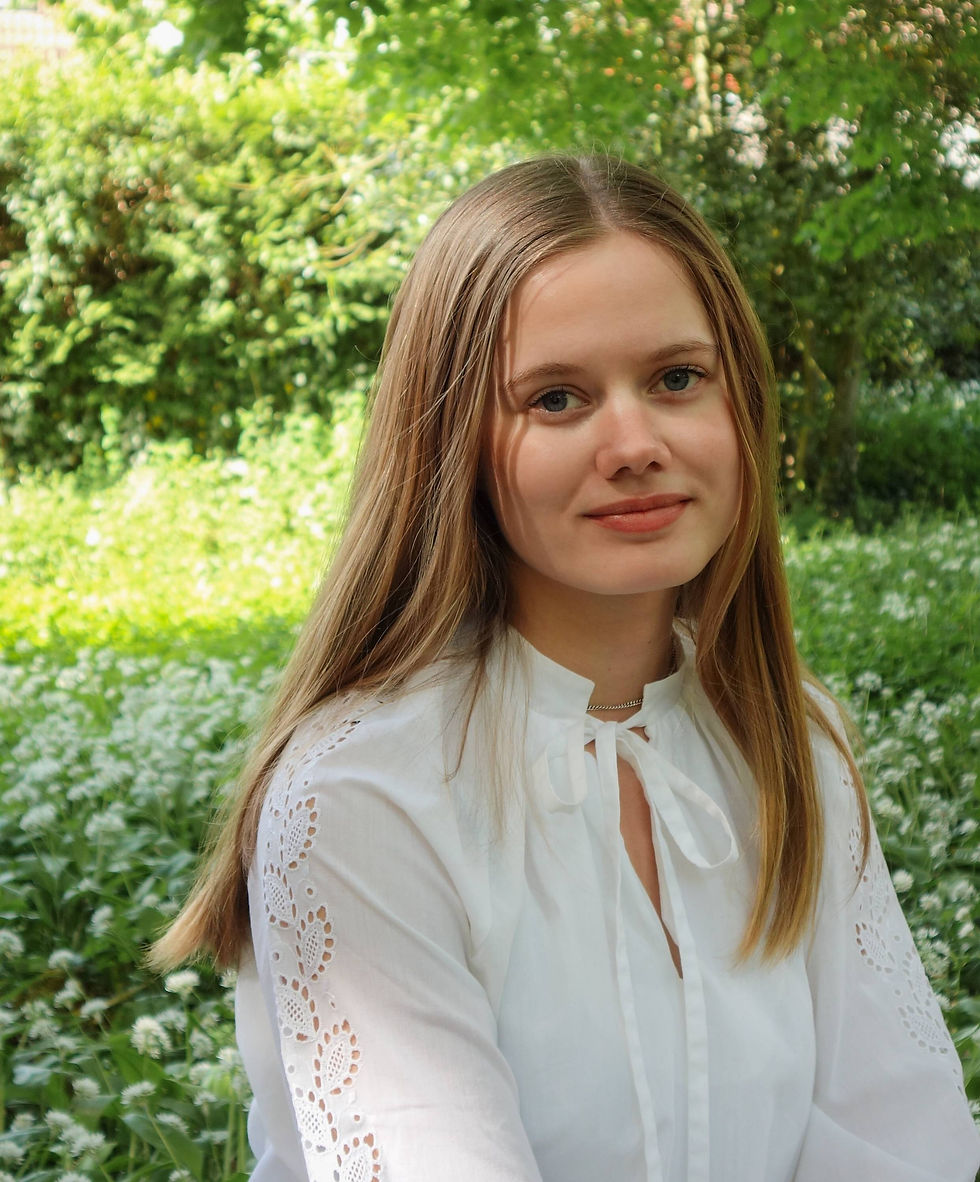 Weit vom Boden entfernt: Lyrik von Alina Smith