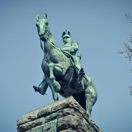 Kanzler Merz 2026 – Kaiser Wilhelm II 1914