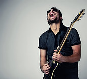 04. Guitarra_01 - shutterstock_65036359.