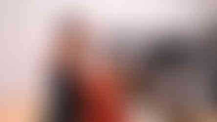 Charlottte Mok performing a Bach Prelude on the cello