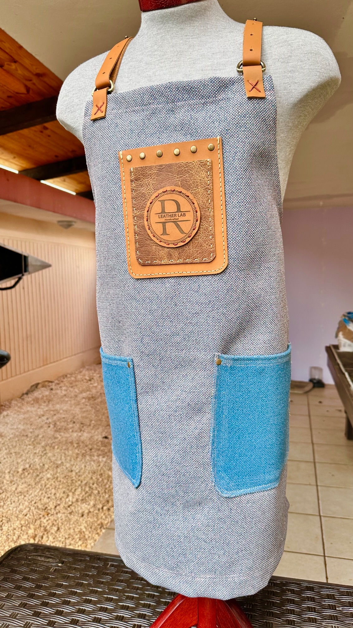 Apron X 19