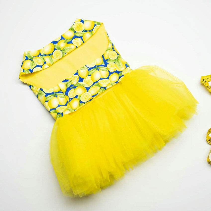 Miniature : La Dolce Vita Dress for dogs or cats, Lemons fabric with yellow tulle and lining, inside view