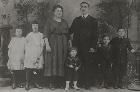oteri family arthur avenue.JPEG