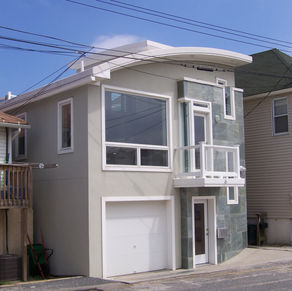 Unconventional Builder Creates Beach Bungalow Gem